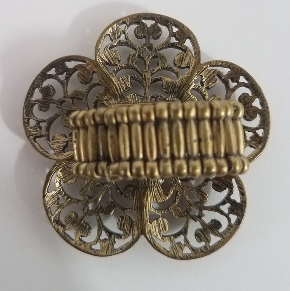 Flower stretchy ring - Picture 2 of 4